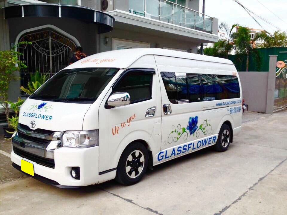VIP Minivan 9 PAX