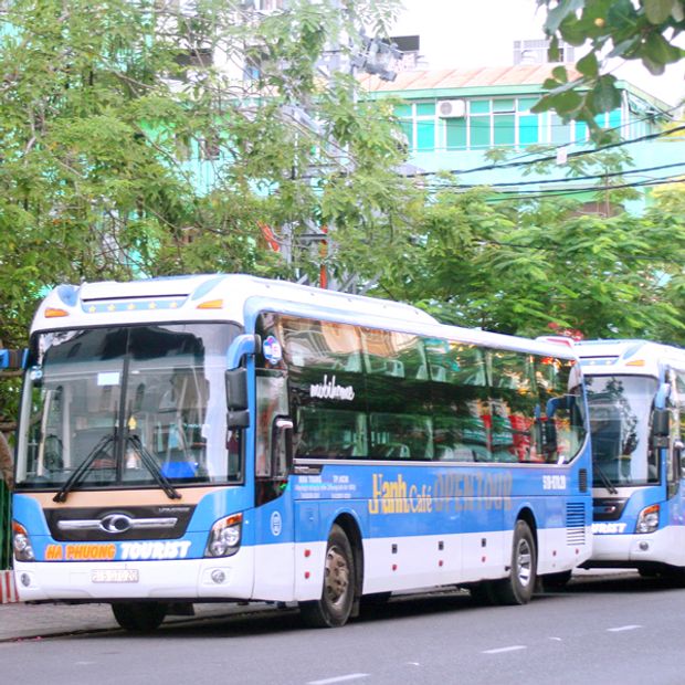 Hanh Cafe Bus 