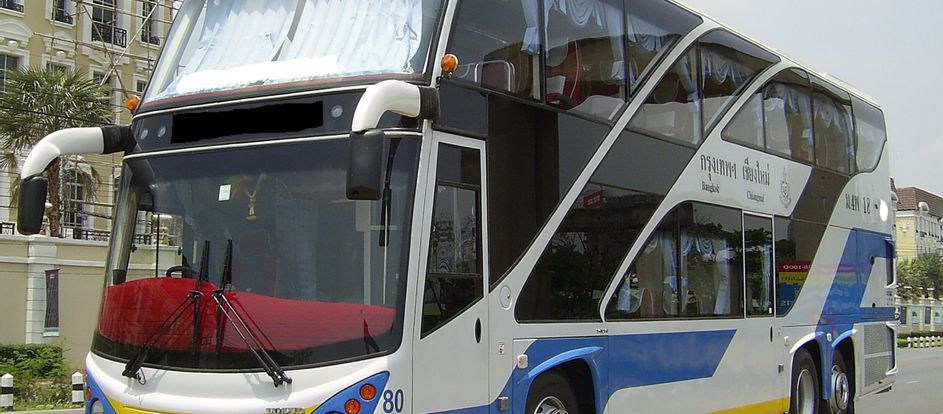 Lignite Tour passagiers naar hun reisbestemming brengen