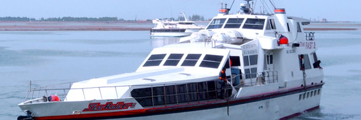 Batam Fast Ferry bringing passengers to their travel destination