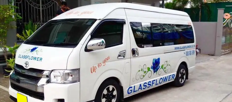 Glassflower นำผู้โดยสารไปยังจุดหมายปลายทาง