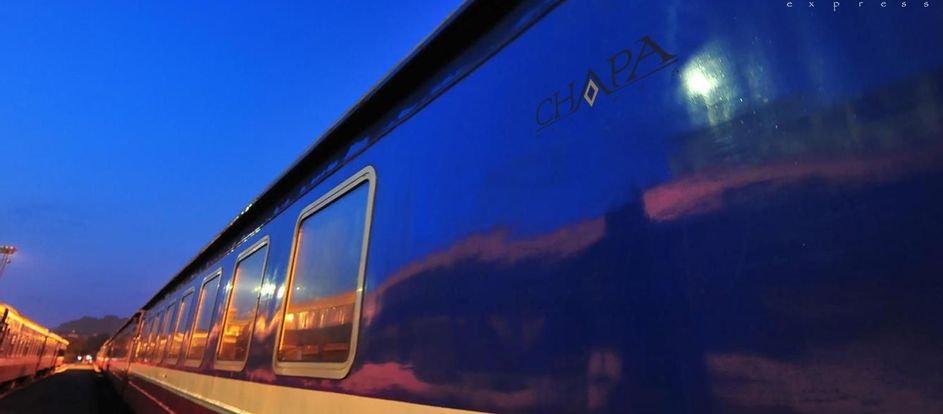 Chapa Express Train llevar a los pasajeros a su destino de viaje