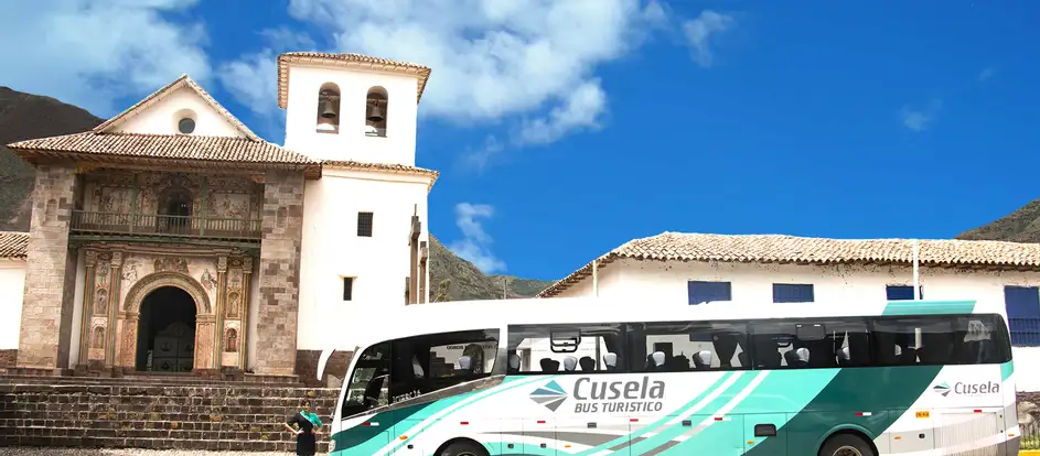 Cusela bringing passengers to their travel destination