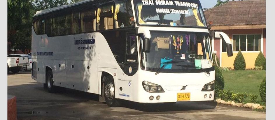 Thai Sriram 승객을 여행 목적지까지 운송