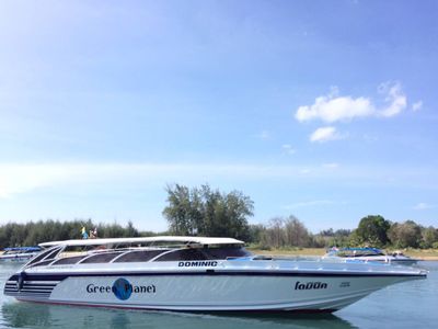 Speedboat ferry 