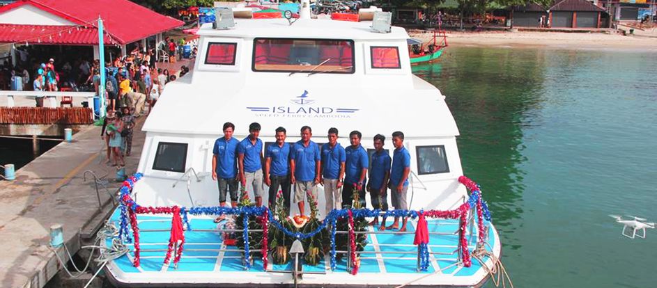 Island Speed Ferry bringing passengers to their travel destination