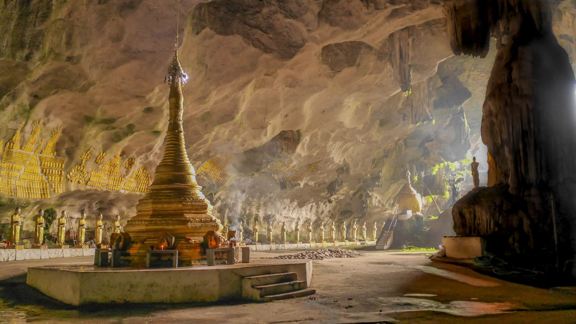 Un cautivador telón de fondo del centro Hpa An