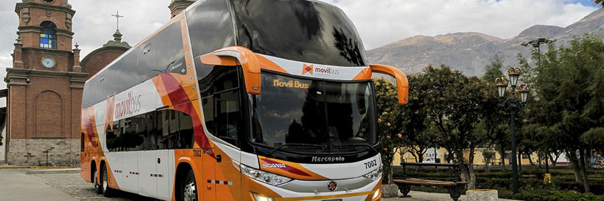 Movil Bus bringing passengers to their travel destination