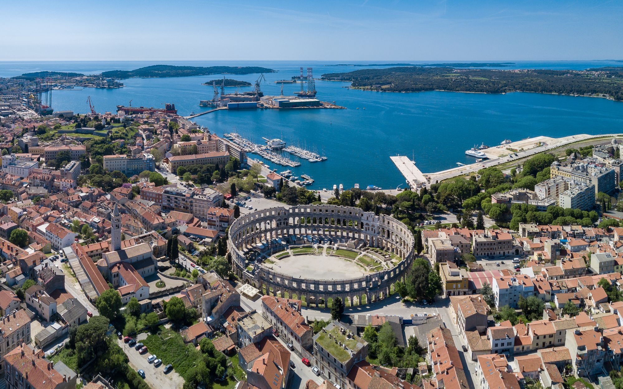 Pula - Hotel List สถานีภายใน Pula, Croatia