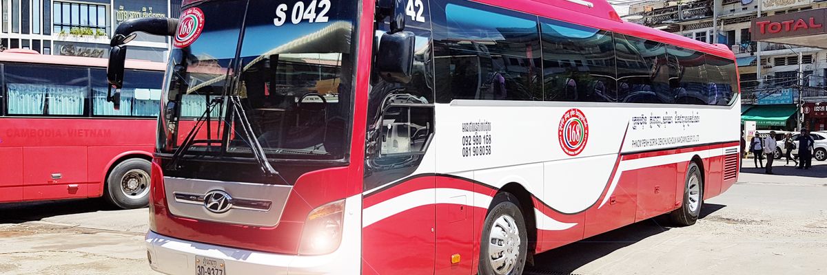 Sorya Bus Fahrgäste werden an ihr Ziel gebracht