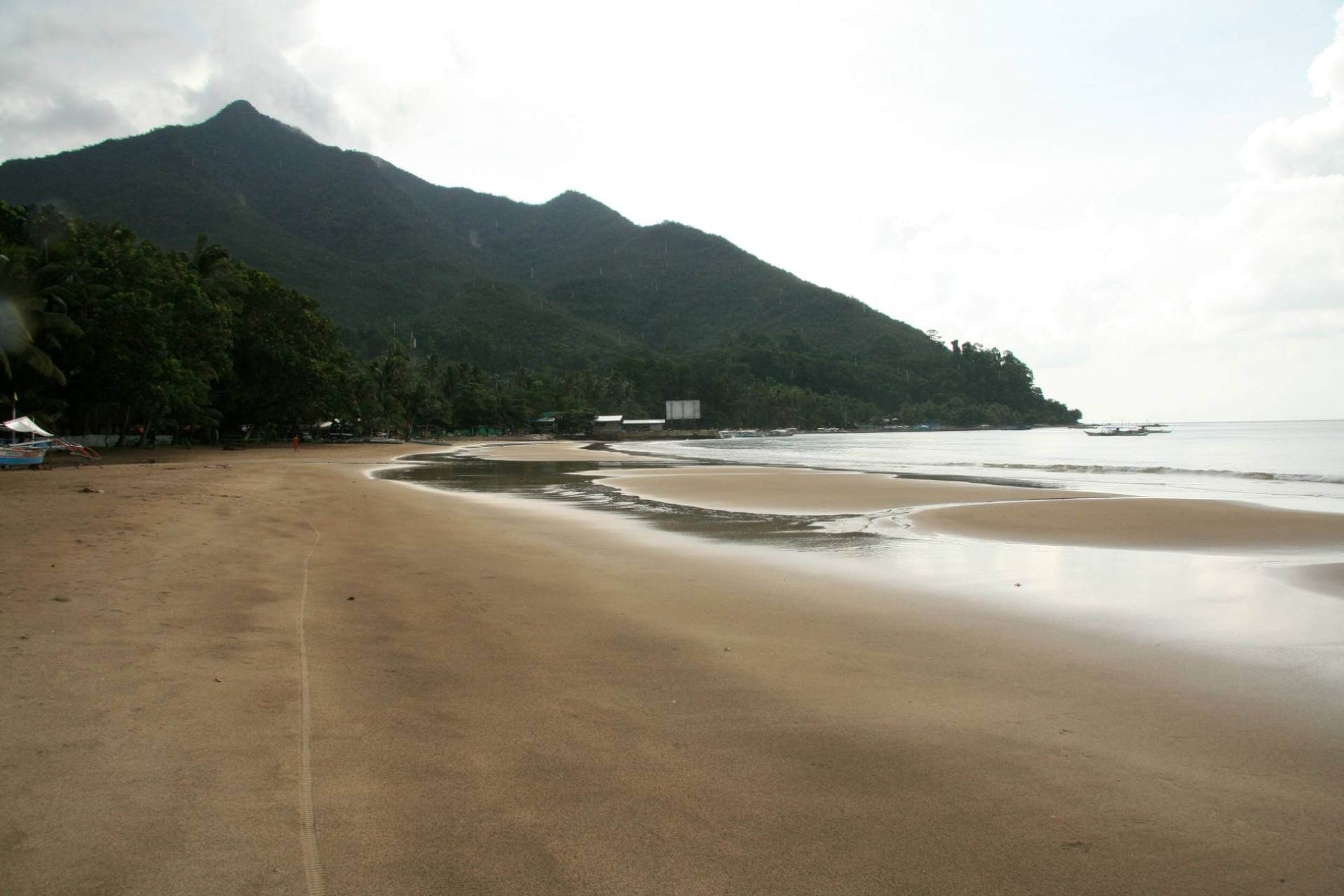 Sabang Beach 이내의 역 Sabang, Cabayugan, Philippines