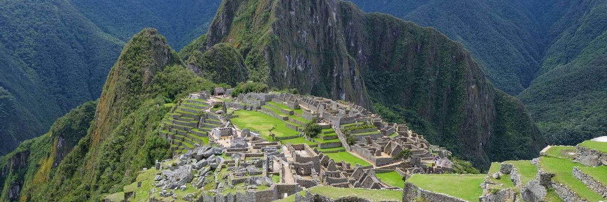 A captivating backdrop of central Machu Picchu