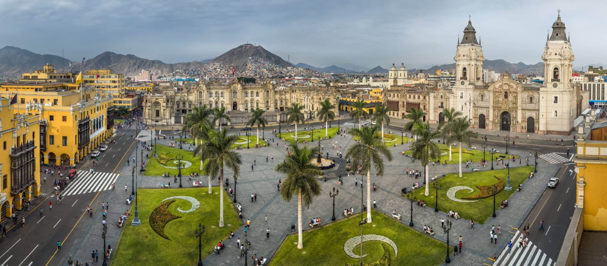 Terminal Plaza Norte 駅内 Lima, Peru