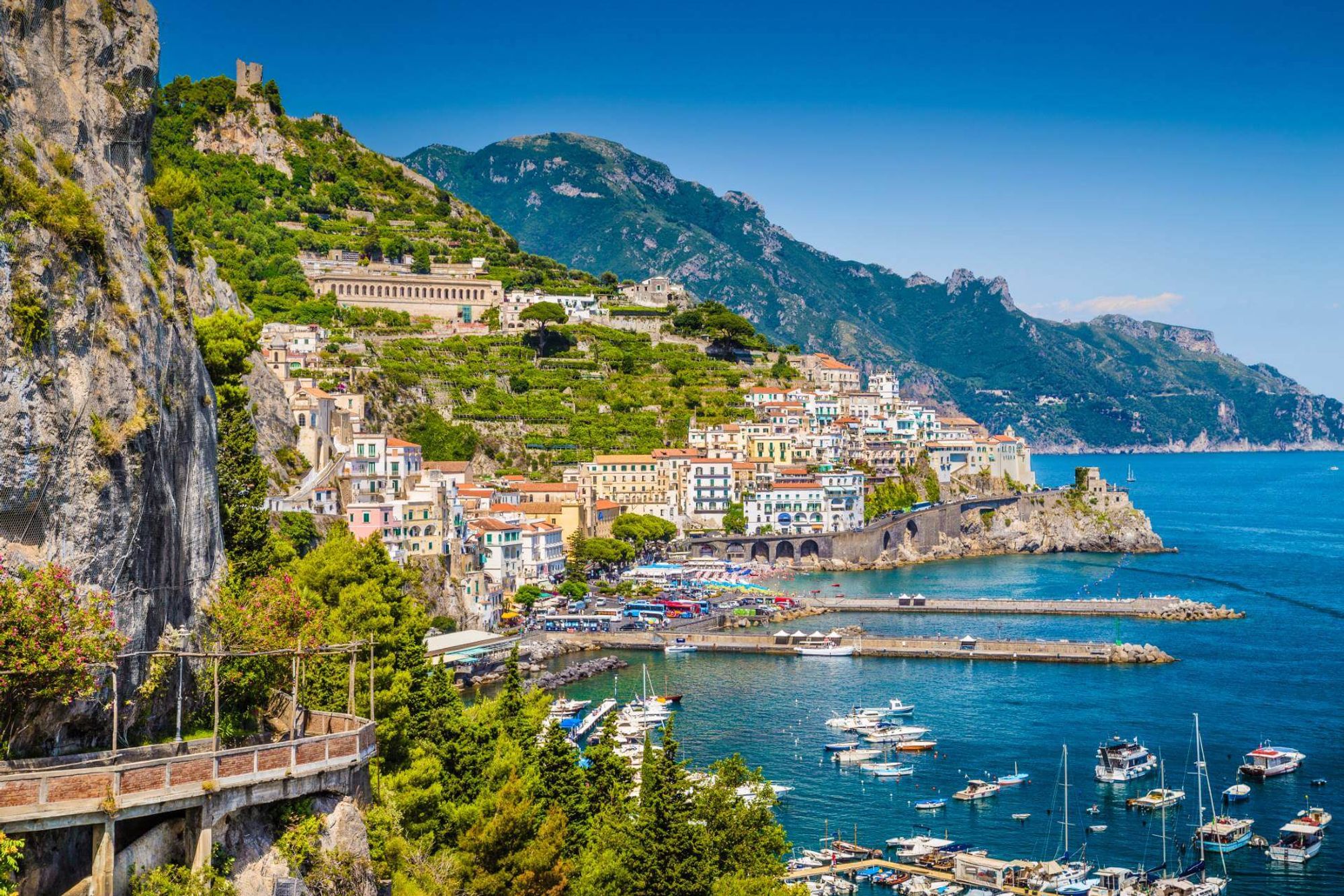 Amalfi Piazza Flavio สถานีภายใน Amalfi, Italy