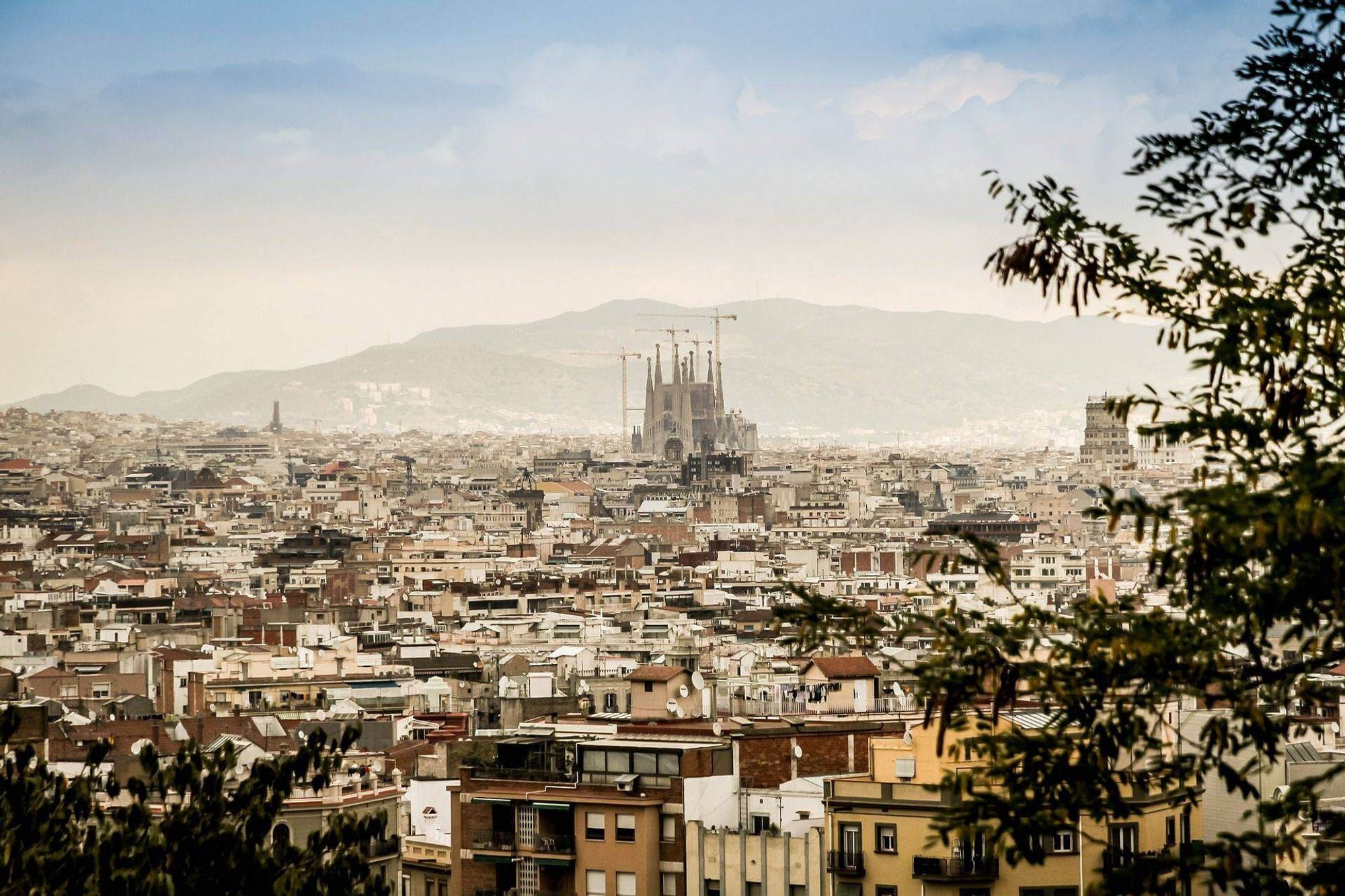 Barcelona Plaça dels Països Catalans 车站位于 Barcelona, Spain