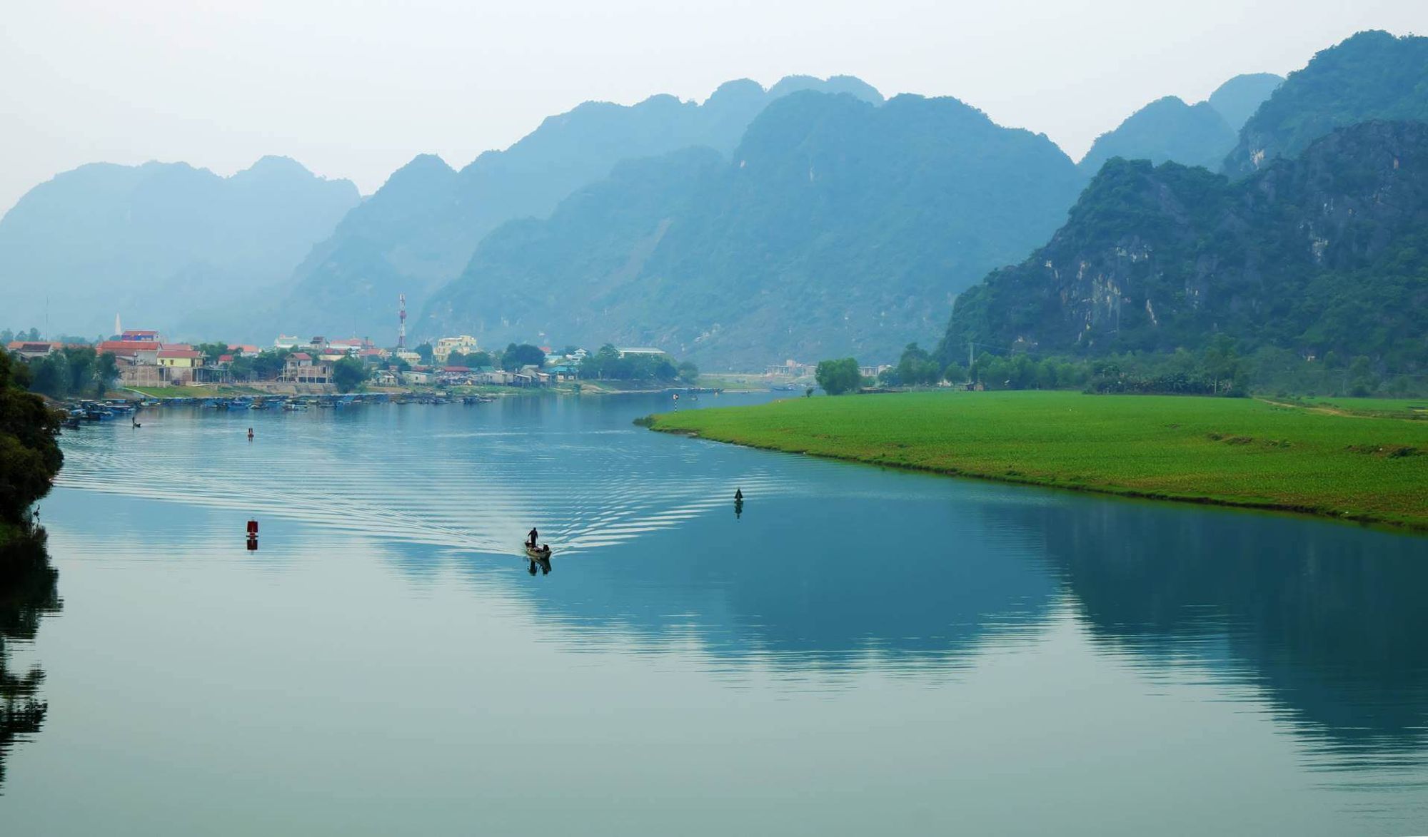 228 Trần Hưng Đạo estación dentro de Quang Binh, Vietnam