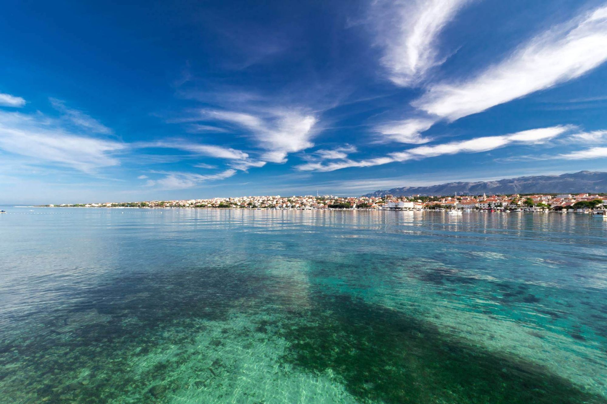 中心部の魅惑的な背景 Novalja, Pag Island