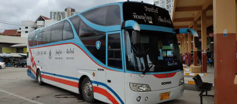 Sukhothai Wintour Fahrgäste werden an ihr Ziel gebracht