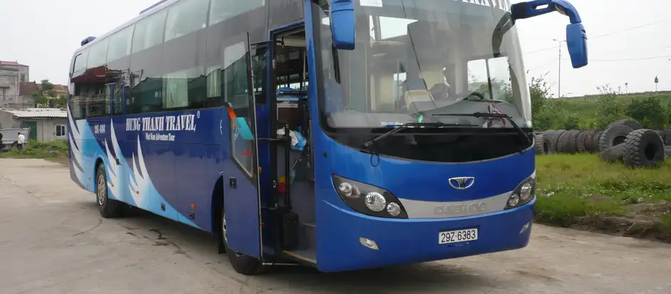 Hung Thanh levando passageiros ao seu destino de viagem