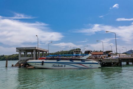Speedboat bus-ferry 