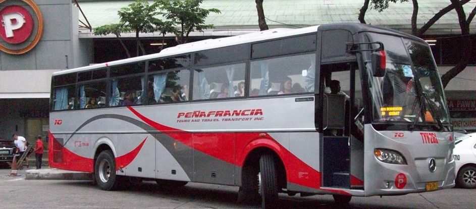 Penafrancia Tours and Travel Transport levando passageiros ao seu destino de viagem