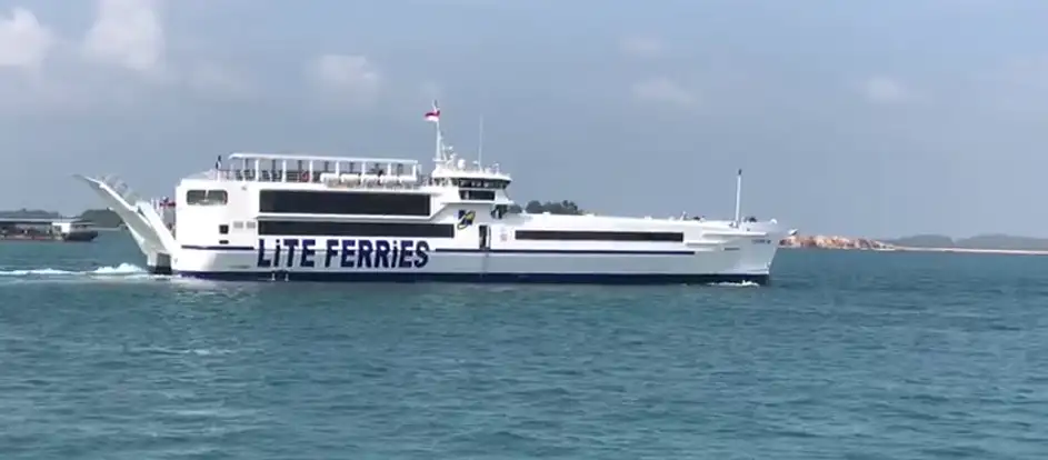 Lite Shipping portando i passeggeri alla loro destinazione di viaggio