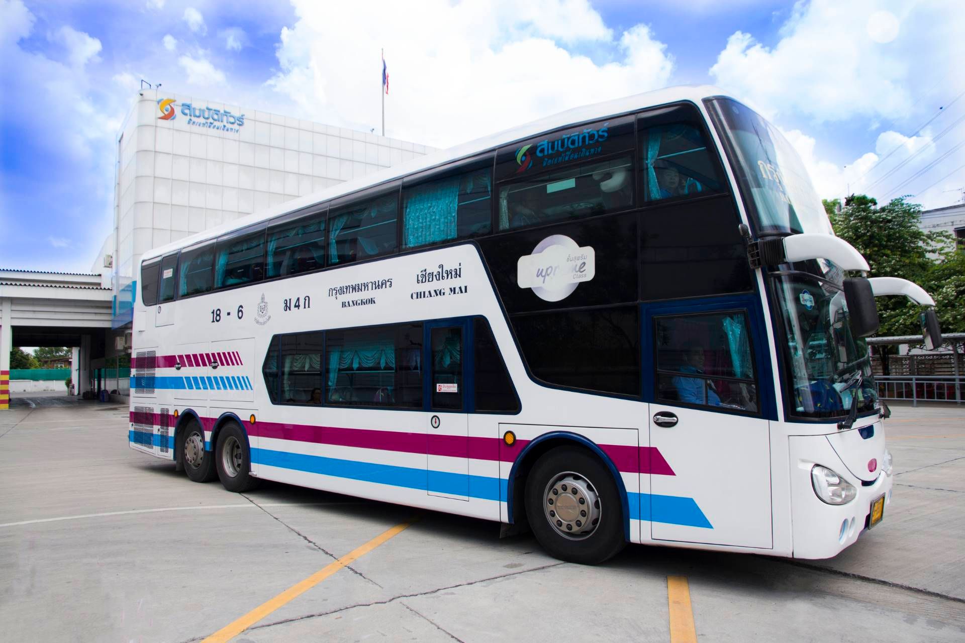 Luxury Bus 