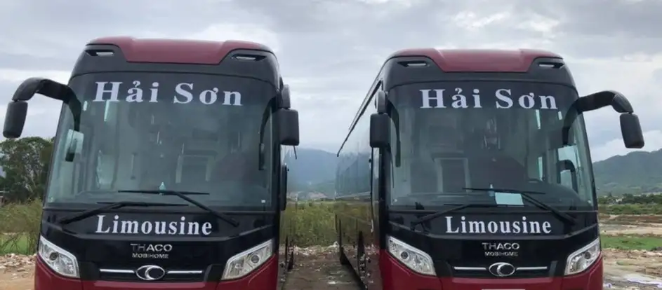 Hai Son Limousine Bus llevar a los pasajeros a su destino de viaje