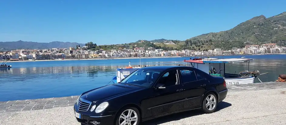 Taormina Transfer bringing passengers to their travel destination