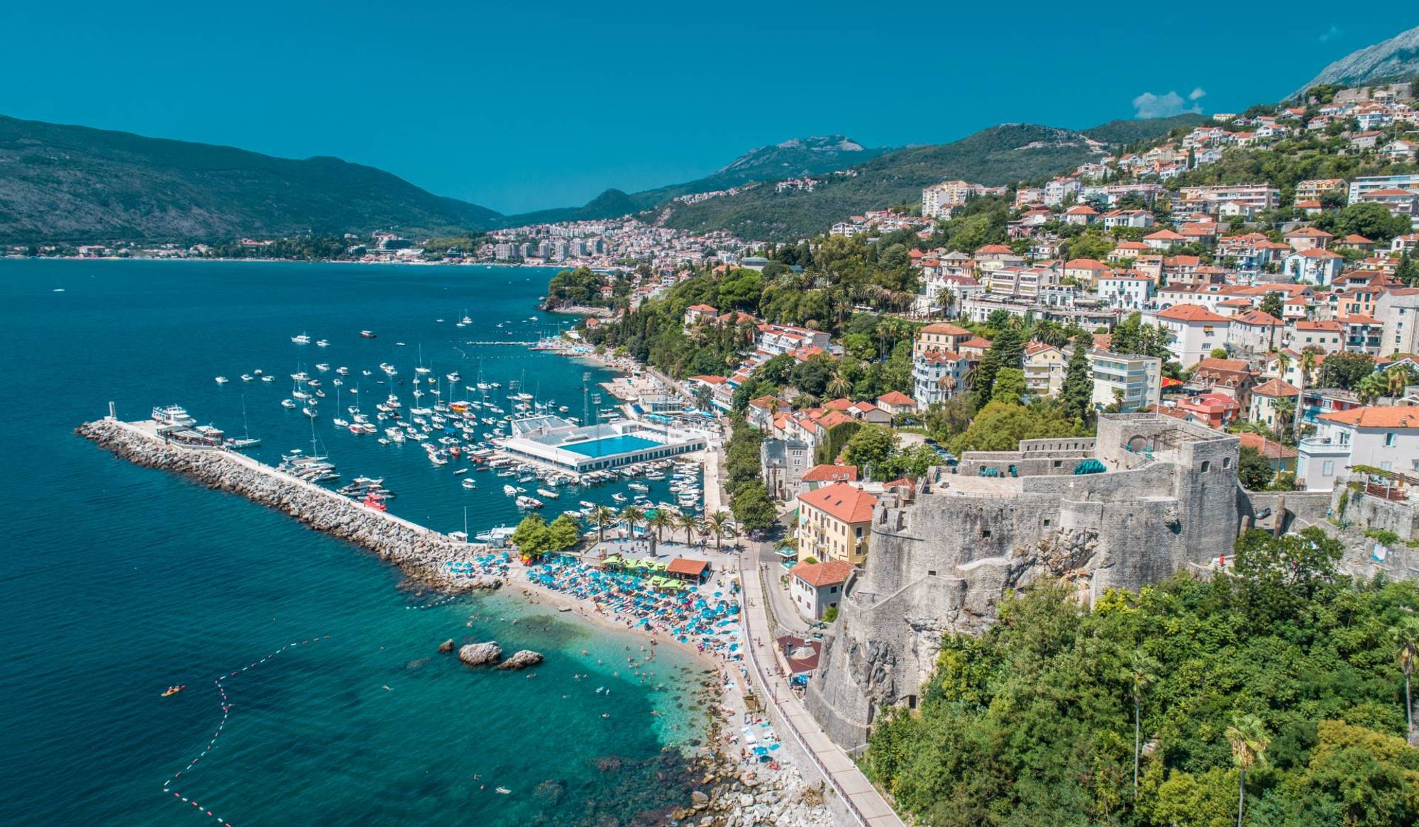 Herceg Novi Central Bus Station 駅内 Herceg Novi, Montenegro