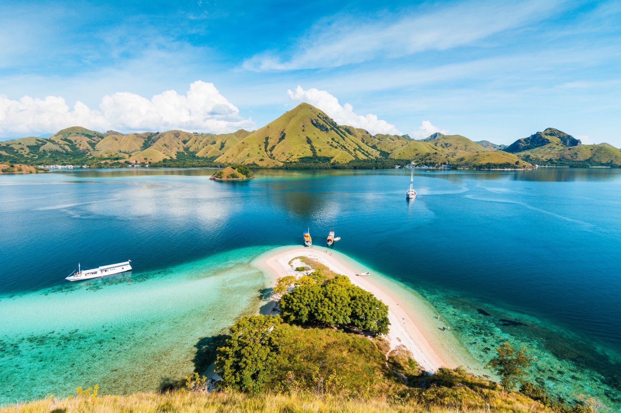 Komodo Airport (LBJ) Bahnhof innerhalb des Zentrums Labuan Bajo, Indonesia