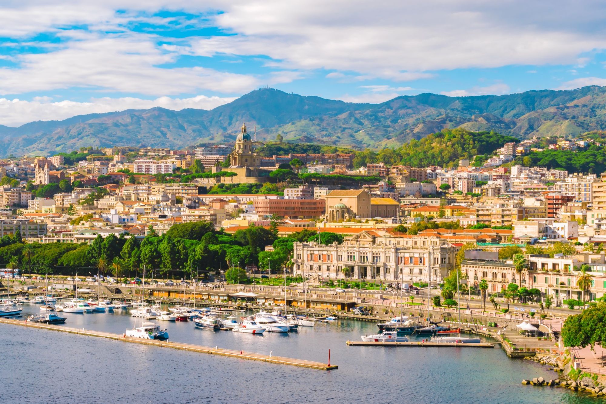 Messina Port station binnen Messina, Italy