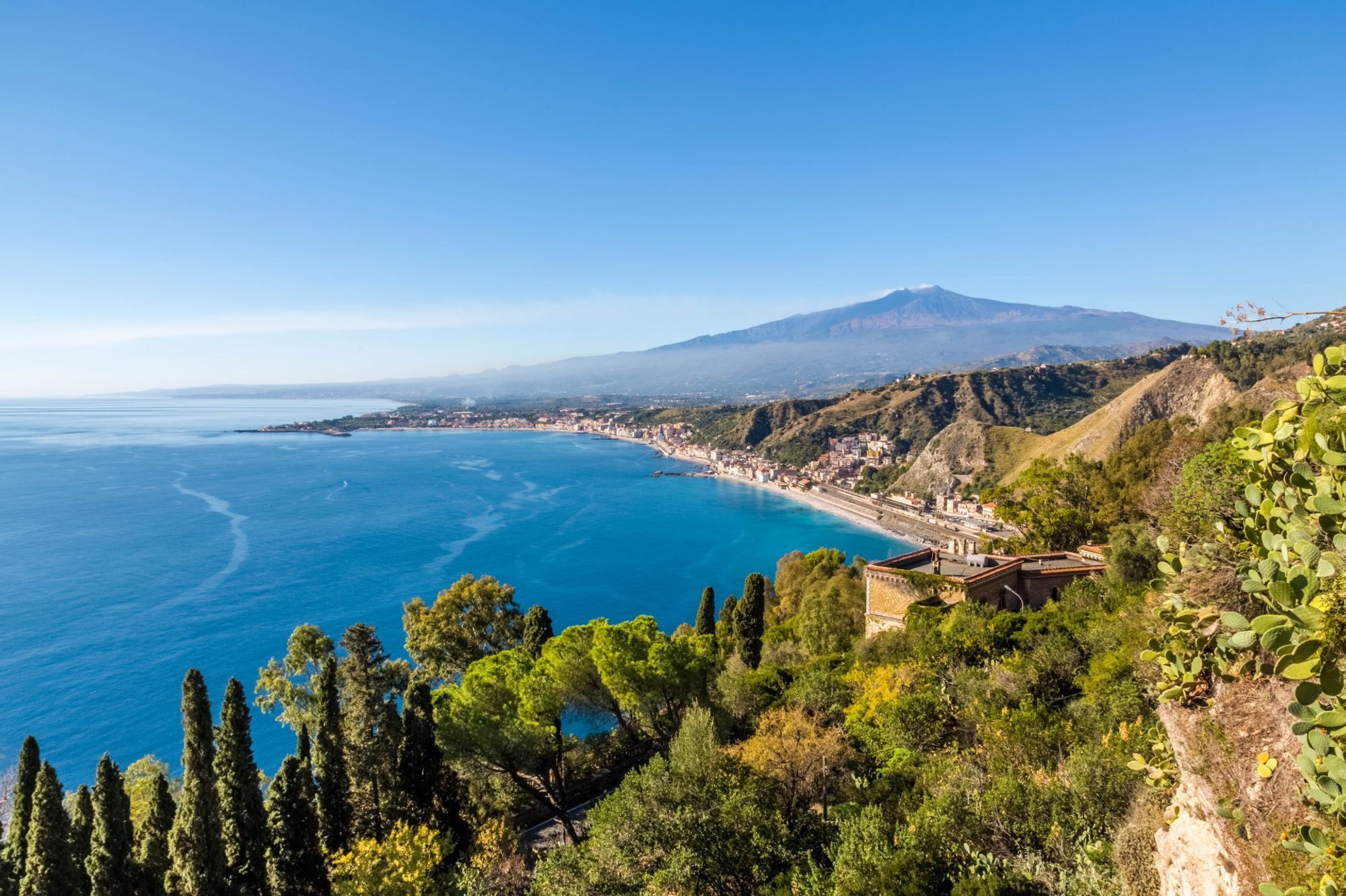 Een innemende achtergrond van centraal Giardini Naxos