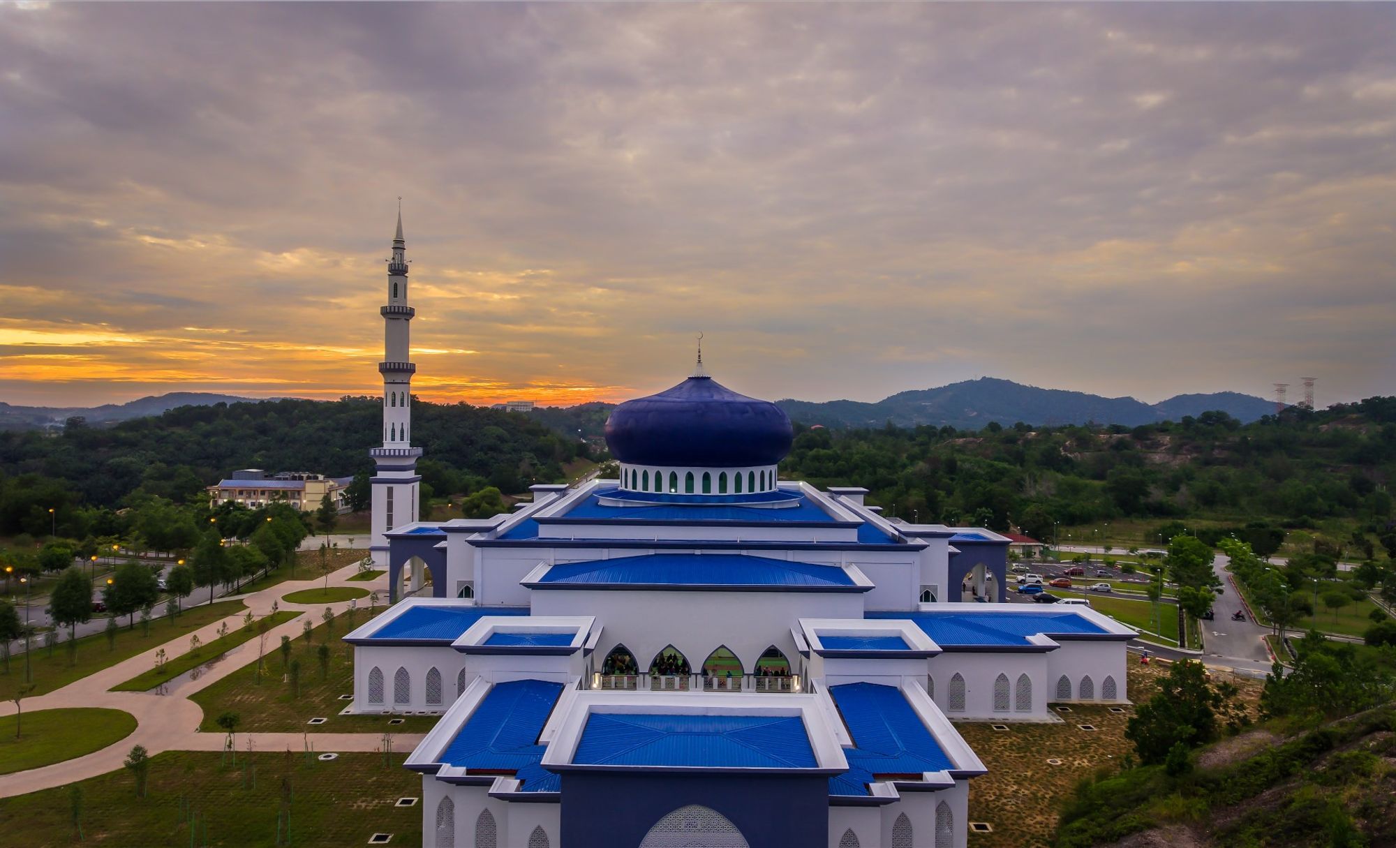 ฉากหลังที่มีเสน่ห์ของใจกลางเมือง Nilai