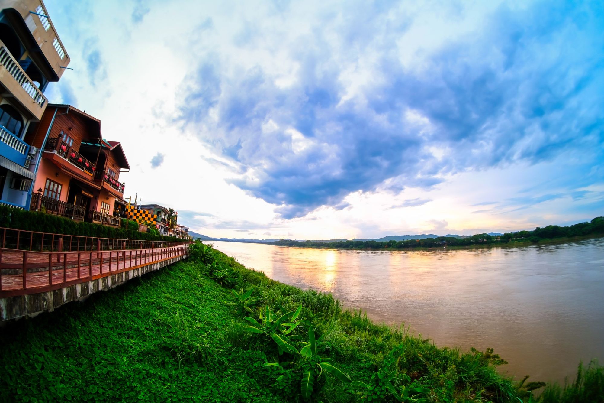 Chiang Khan bus stop 駅内 Chiang Khan, Thailand