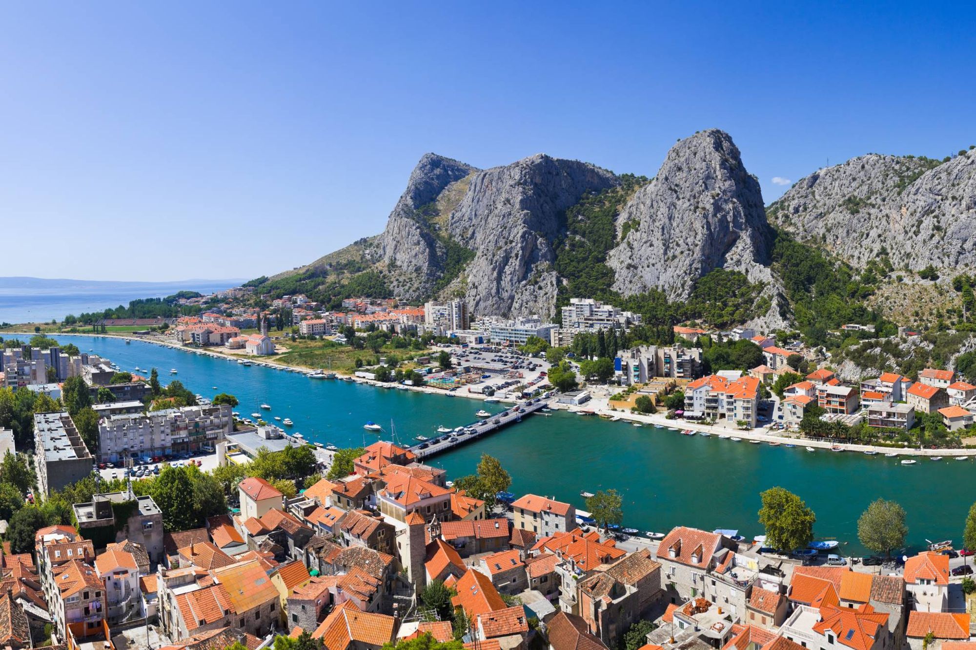 Mag. Busterm., Omis estación dentro de Omis, Croatia