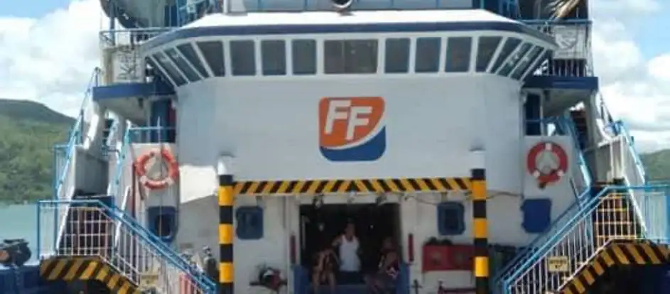 F F Cruz Shipping bringing passengers to their travel destination