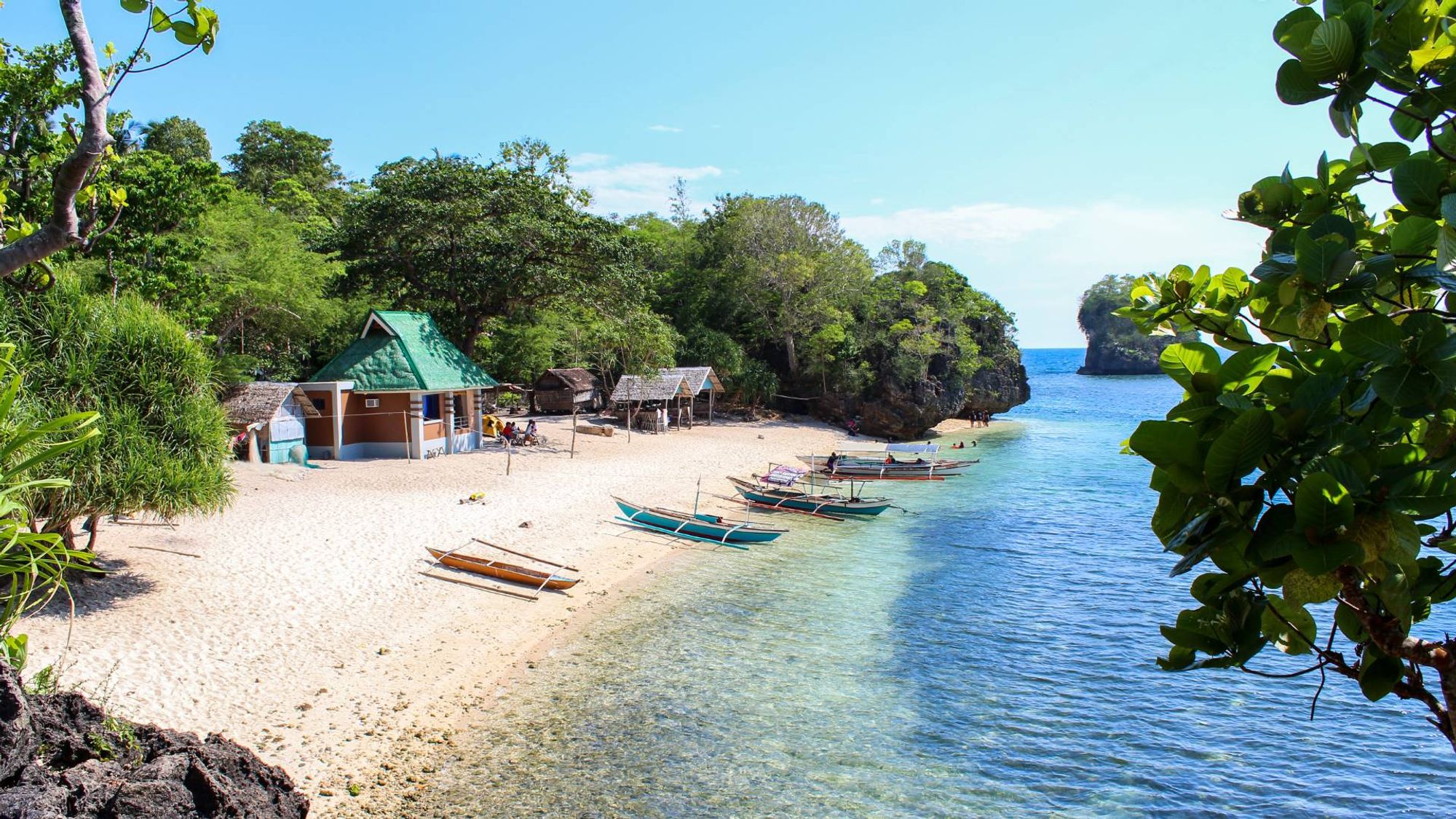 ฉากหลังที่มีเสน่ห์ของใจกลางเมือง Guimaras Island