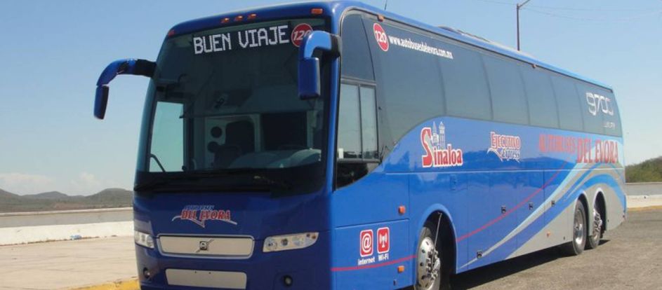 Autobuses del Evora bringing passengers to their travel destination