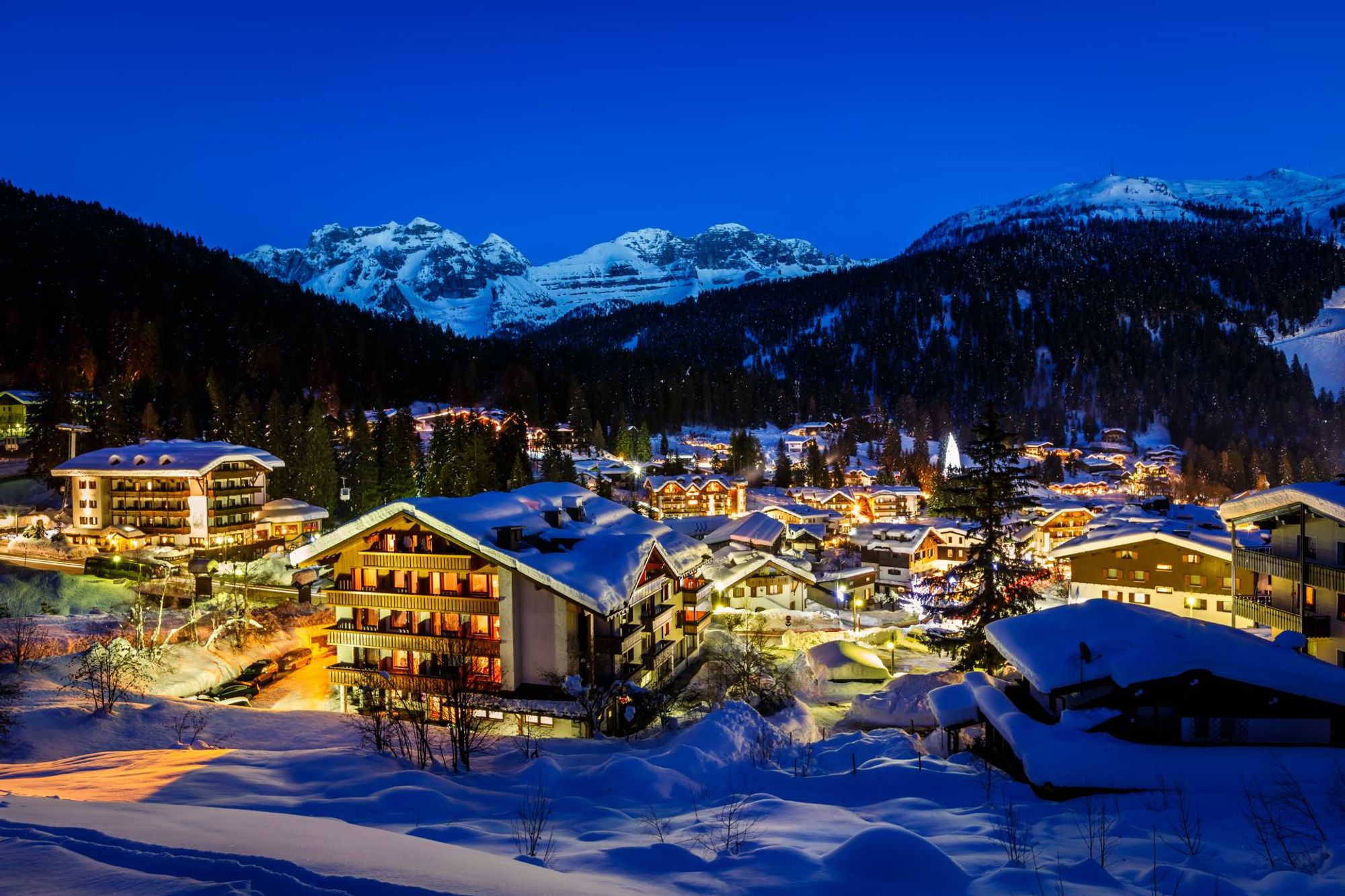 Funivia Groste bus stop station au sein de Madonna di Campiglio, Italy