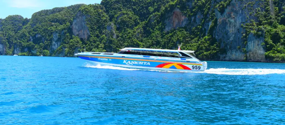 Kanichta Speedboat đưa hành khách tới điểm du lịch của mình