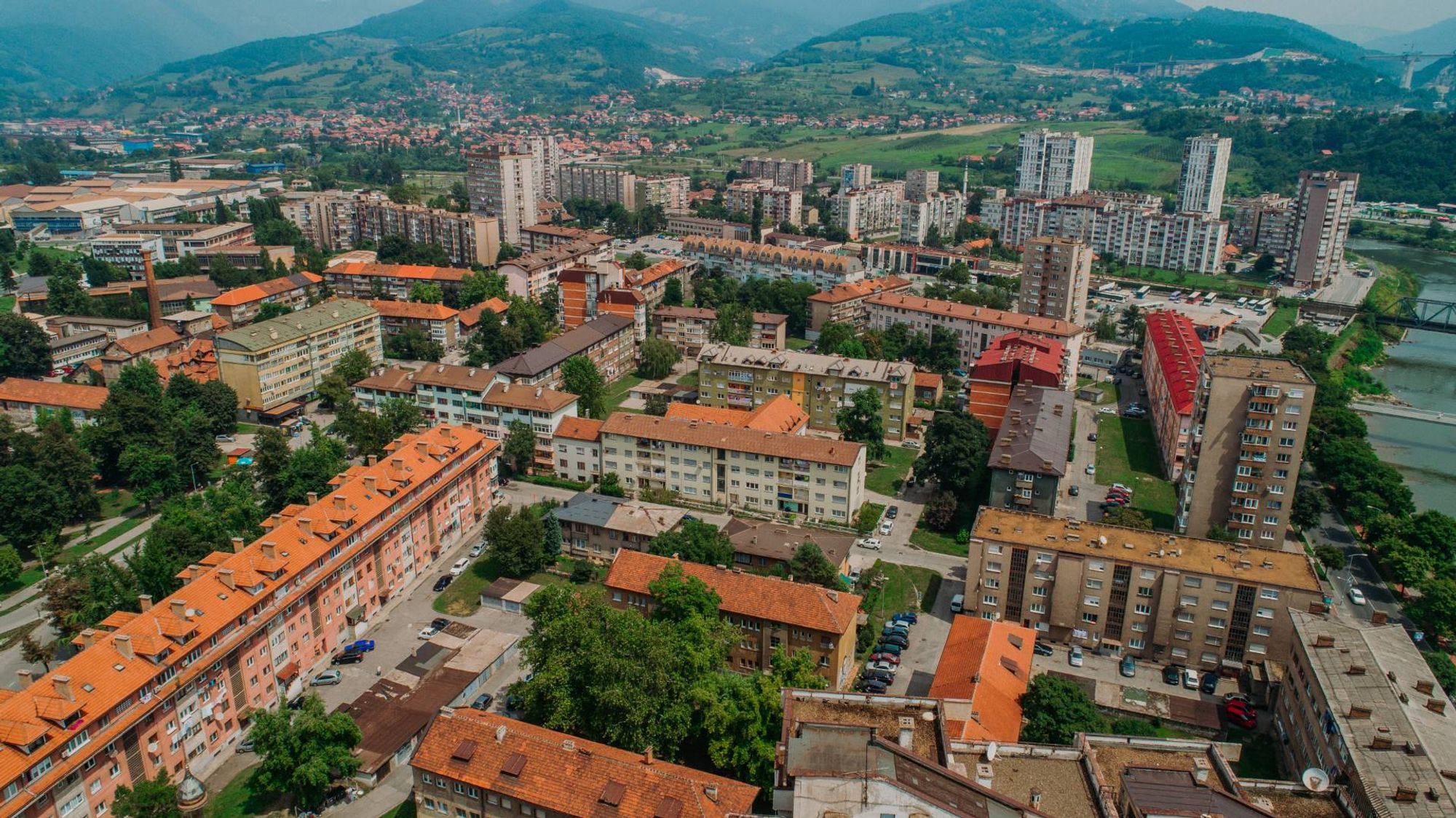 Un cautivador telón de fondo del centro Zenica