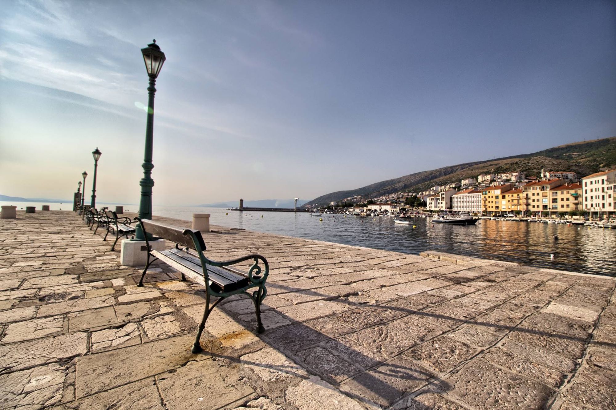 Senj Bus Stop estación dentro de Senj, Croatia