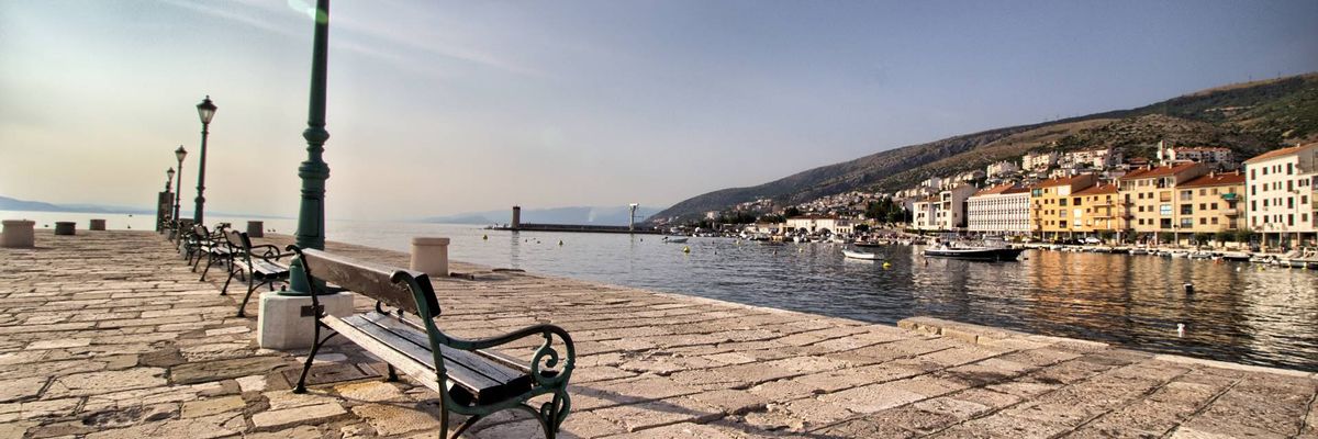 Eine bezaubernde Szenerie vom Zentrum aus Senj