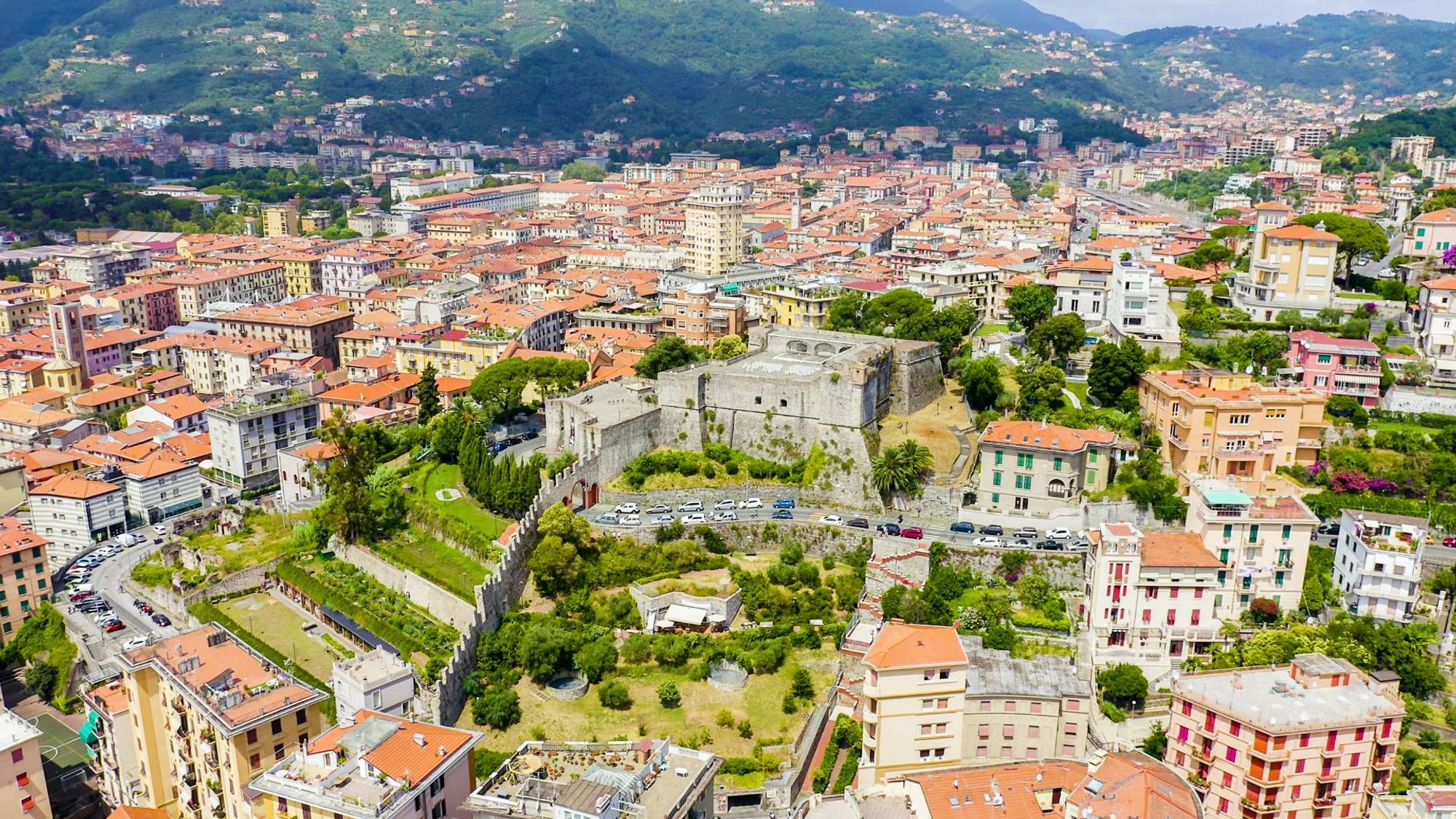 La Spezia A15 Autostrada della Cisa Bahnhof innerhalb des Zentrums La Spezia, Italy