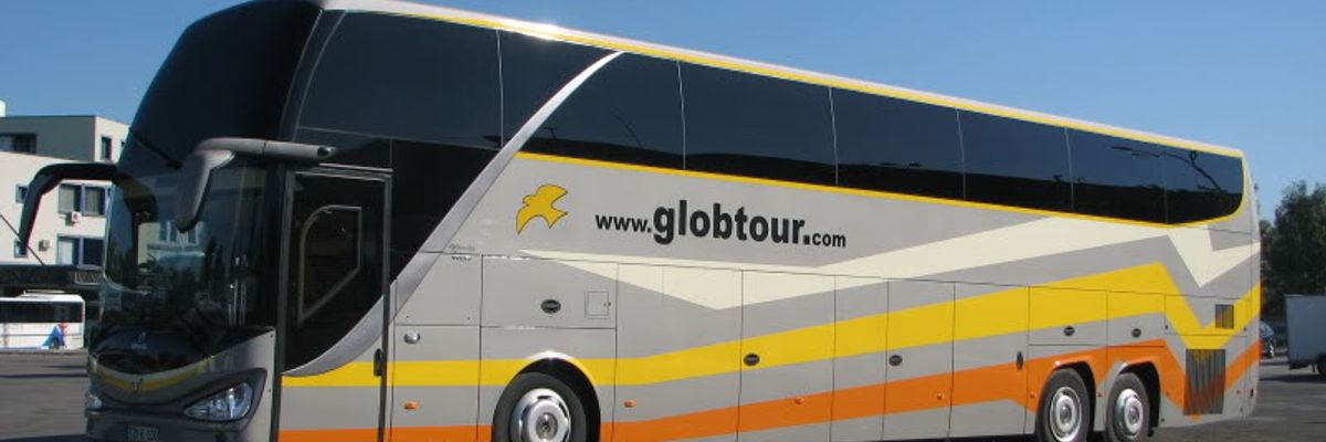 Globtour bringing passengers to their travel destination