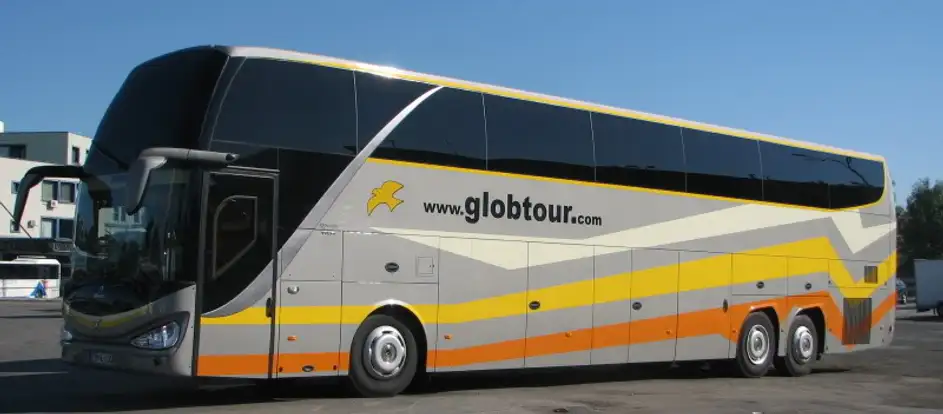 Globtour 乗客を旅行先に連れて行く