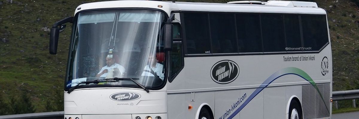 Union Ivkoni - Unibus Fahrgäste werden an ihr Ziel gebracht