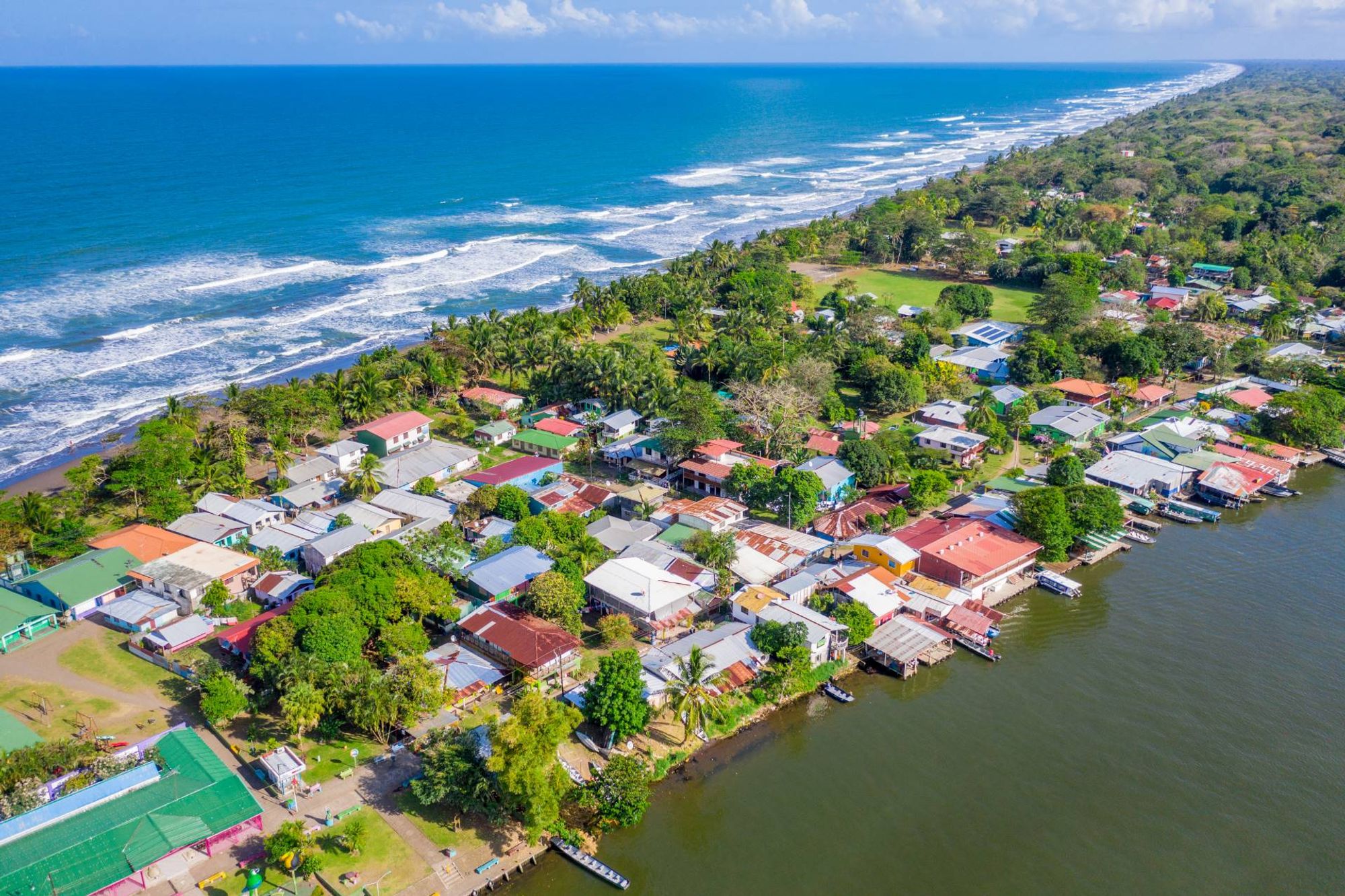 Tortuguero Airport (TTQ) สถานีภายใน Tortuguero, Costa Rica