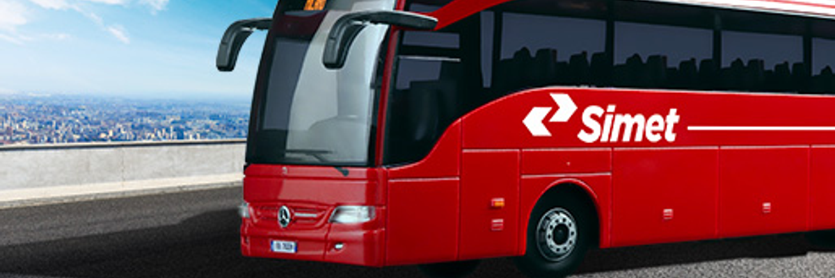 Simet Bus S.P.A. llevar a los pasajeros a su destino de viaje